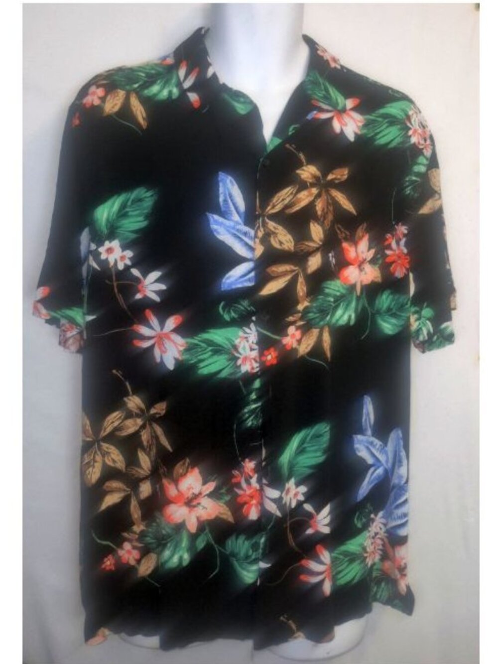 No Boundaries tropical style button front shirt, black w/ vivid floral design XL